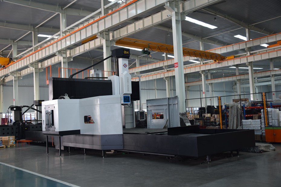 龍門加工中心.jpg 龍門加工中心.jpg